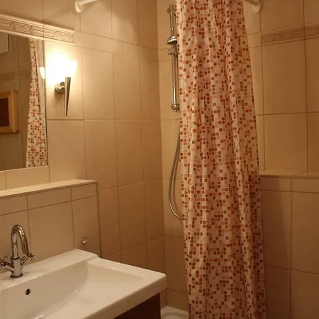 Gemutliches Ferienappartement アパート ゼリン